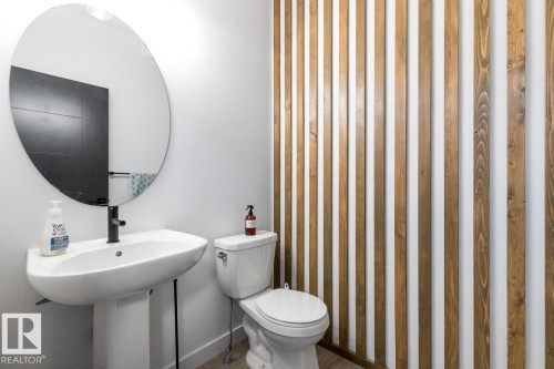 19147 22 Avenue, Edmonton, AB - Indoor Photo Showing Bathroom