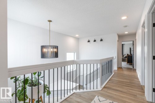 19147 22 Avenue, Edmonton, AB - Indoor Photo Showing Other Room