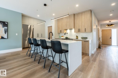 9503 142 Street, Edmonton, AB - Indoor Photo Showing Kitchen With Upgraded Kitchen