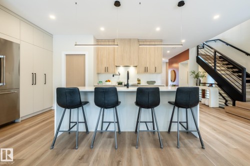 9503 142 Street, Edmonton, AB - Indoor Photo Showing Kitchen With Upgraded Kitchen