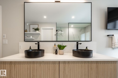 9503 142 Street, Edmonton, AB - Indoor