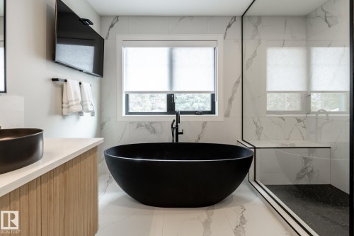 9503 142 Street, Edmonton, AB - Indoor