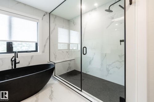 9503 142 Street, Edmonton, AB - Indoor Photo Showing Bathroom