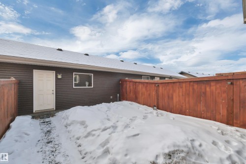 8021 Orchards Green, Edmonton, AB - Outdoor