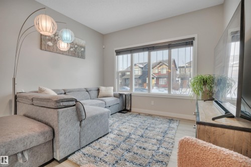 8021 Orchards Green, Edmonton, AB - Indoor Photo Showing Living Room