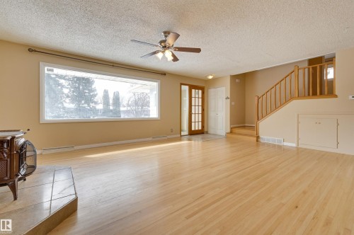 15914 92A Avenue, Edmonton, AB - Indoor Photo Showing Other Room