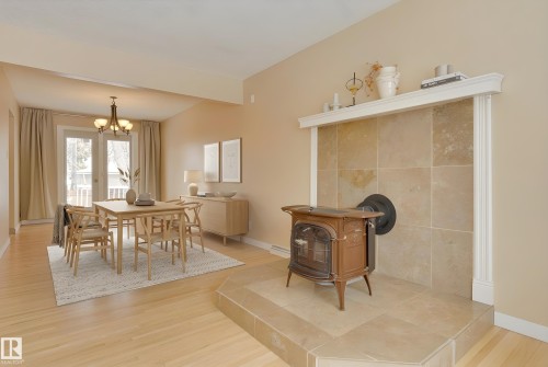 15914 92A Avenue, Edmonton, AB - Indoor Photo Showing Dining Room