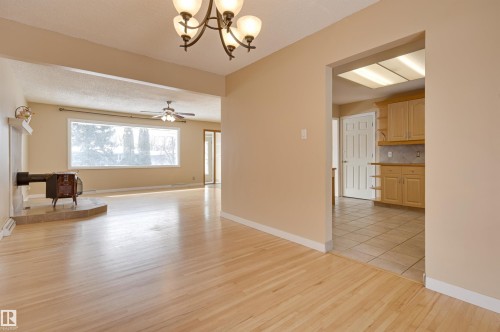 15914 92A Avenue, Edmonton, AB - Indoor Photo Showing Other Room
