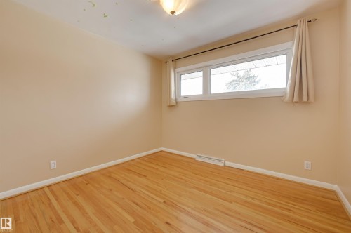 15914 92A Avenue, Edmonton, AB - Indoor Photo Showing Other Room