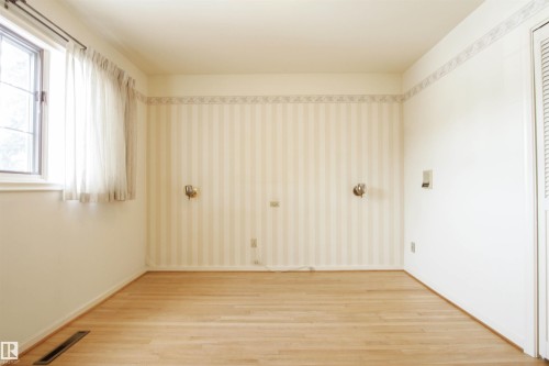 9539 88 Avenue, Edmonton, AB - Indoor Photo Showing Other Room