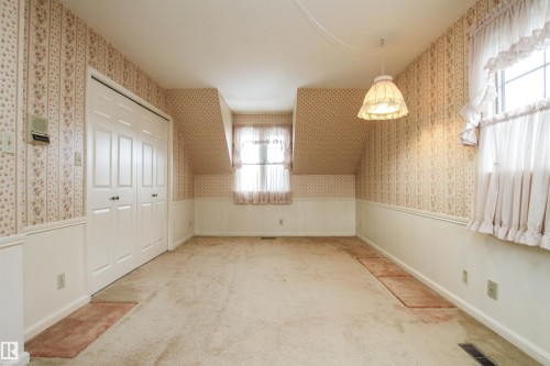 9539 88 Avenue, Edmonton, AB - Indoor Photo Showing Other Room