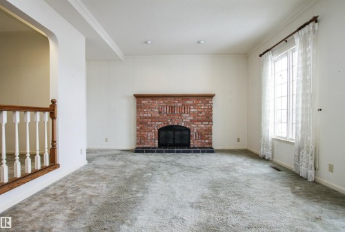 9539 88 Avenue, Edmonton, AB - Indoor With Fireplace