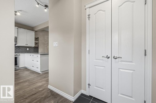 664 Secord Boulevard, Edmonton, AB - Indoor