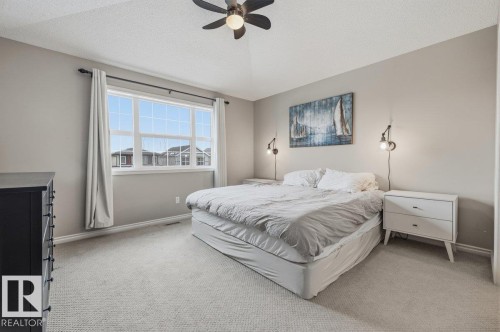 664 Secord Boulevard, Edmonton, AB - Indoor Photo Showing Bedroom