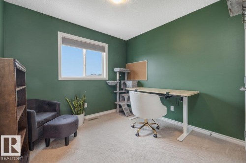 664 Secord Boulevard, Edmonton, AB - Indoor Photo Showing Office