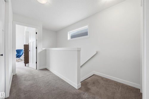 7123 Cardinal Way, Edmonton, AB - Indoor Photo Showing Other Room