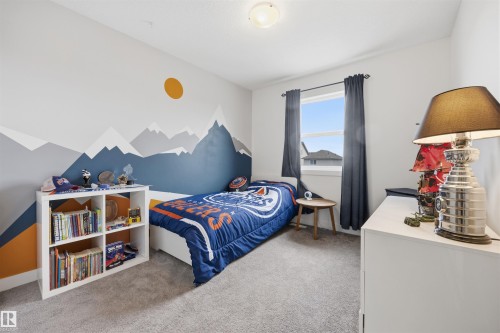 7123 Cardinal Way, Edmonton, AB - Indoor Photo Showing Bedroom