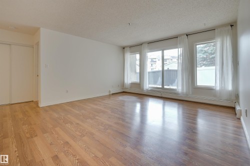106 11915 106 Avenue, Edmonton, AB - Indoor Photo Showing Other Room