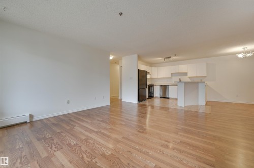 106 11915 106 Avenue, Edmonton, AB - Indoor Photo Showing Kitchen