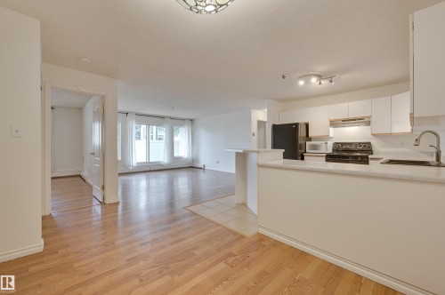 106 11915 106 Avenue, Edmonton, AB - Indoor Photo Showing Kitchen