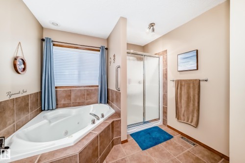 9 Linksview Cv, Spruce Grove, AB - Indoor Photo Showing Bathroom