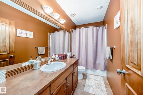 9 Linksview Cv, Spruce Grove, AB - Indoor Photo Showing Bathroom