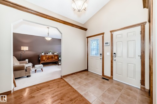 9 Linksview Cv, Spruce Grove, AB - Indoor Photo Showing Other Room