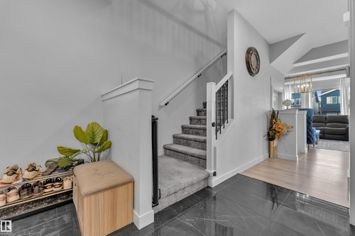 5213 22A Avenue, Edmonton, AB - Indoor Photo Showing Other Room