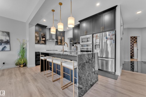 5213 22A Avenue, Edmonton, AB - Indoor