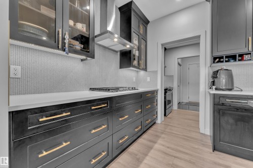 5213 22A Avenue, Edmonton, AB - Indoor Photo Showing Kitchen