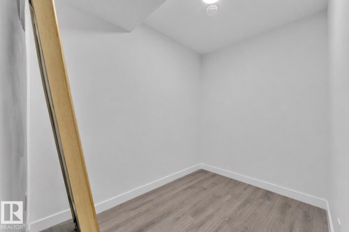 5213 22A Avenue, Edmonton, AB - Indoor Photo Showing Other Room