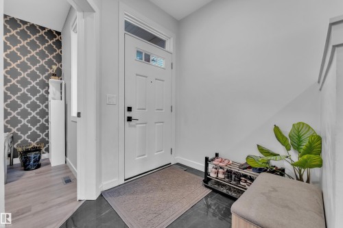 5213 22A Avenue, Edmonton, AB - Indoor Photo Showing Other Room