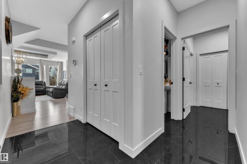 5213 22A Avenue, Edmonton, AB - Indoor Photo Showing Other Room