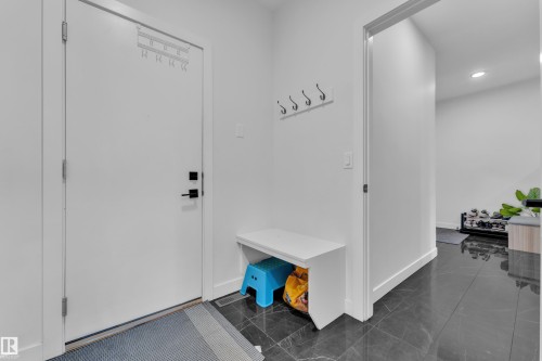 5213 22A Avenue, Edmonton, AB - Indoor Photo Showing Other Room