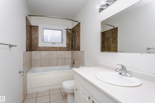 6112 142 Avenue, Edmonton, AB - Indoor Photo Showing Bathroom