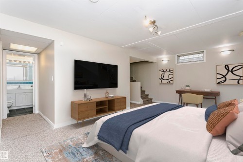 6112 142 Avenue, Edmonton, AB - Indoor Photo Showing Bedroom