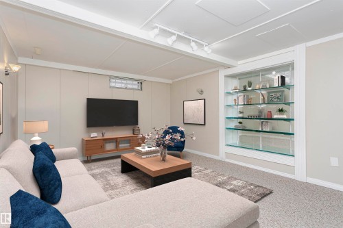 6112 142 Avenue, Edmonton, AB - Indoor Photo Showing Other Room