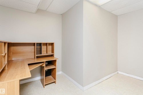 6112 142 Avenue, Edmonton, AB - Indoor Photo Showing Other Room