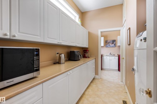 4 Placer Close, St. Albert, AB - Indoor Photo Showing Kitchen