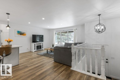 12 Abel Place, St. Albert, AB - Indoor Photo Showing Living Room