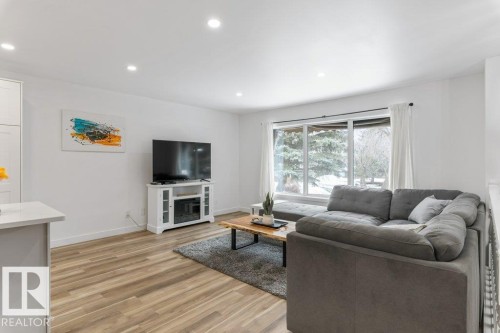 12 Abel Place, St. Albert, AB - Indoor Photo Showing Living Room