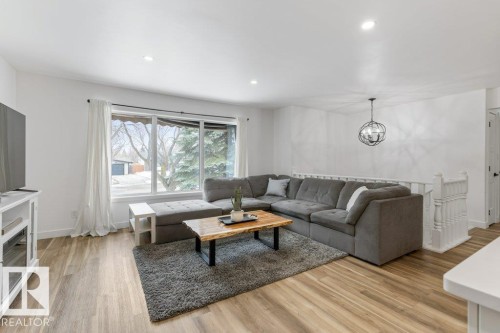 12 Abel Place, St. Albert, AB - Indoor Photo Showing Living Room