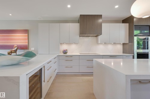 13508 Ravine Drive, Edmonton, AB - Indoor Photo Showing Kitchen With Upgraded Kitchen