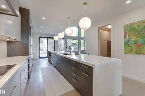 13508 Ravine Drive, Edmonton, AB - Indoor Photo Showing Kitchen With Upgraded Kitchen