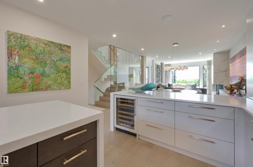 13508 Ravine Drive, Edmonton, AB - Indoor Photo Showing Kitchen
