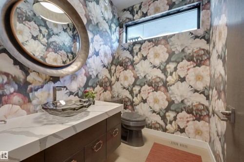 13508 Ravine Drive, Edmonton, AB - Indoor Photo Showing Bathroom