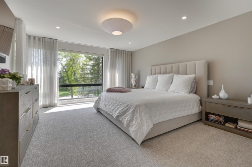 13508 Ravine Drive, Edmonton, AB - Indoor Photo Showing Bedroom