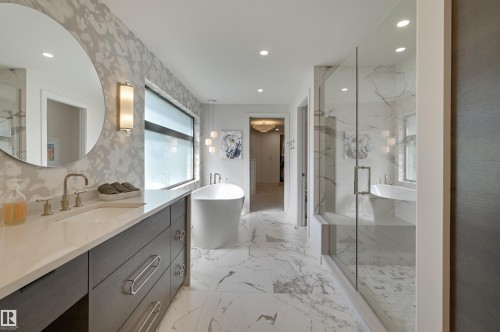 13508 Ravine Drive, Edmonton, AB - Indoor Photo Showing Bathroom