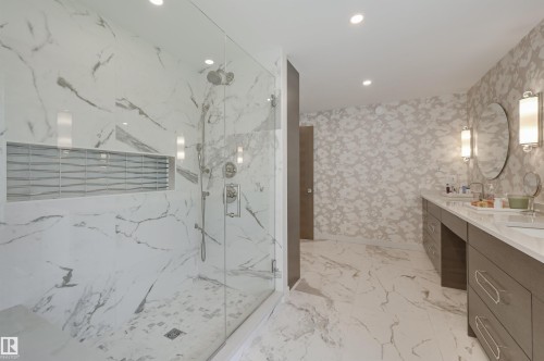 13508 Ravine Drive, Edmonton, AB - Indoor Photo Showing Bathroom