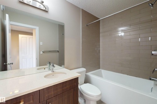 3704 2 Street, Edmonton, AB - Indoor Photo Showing Bathroom